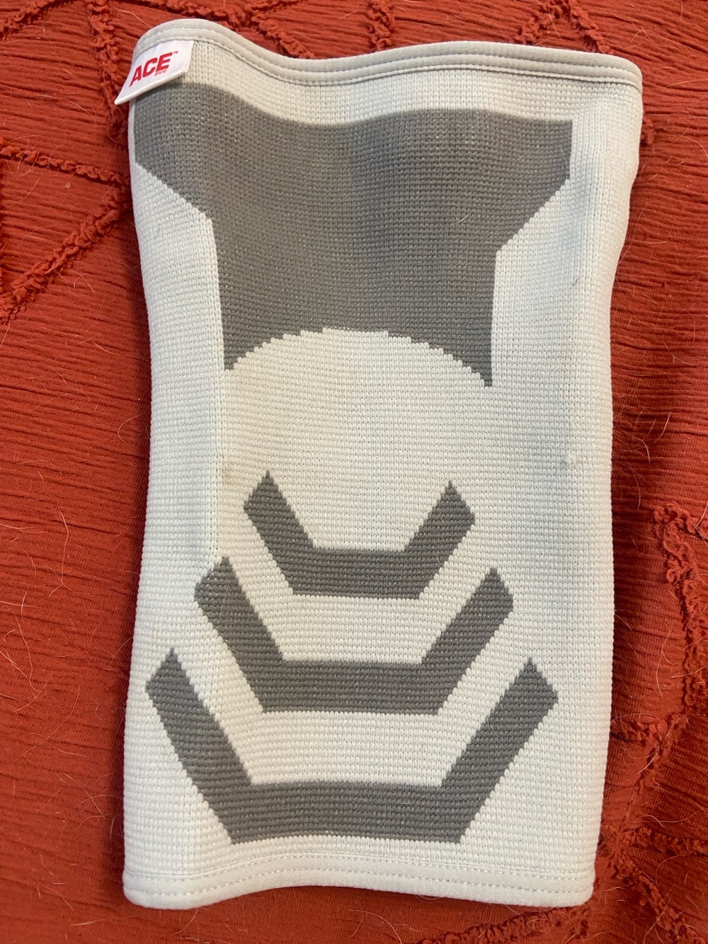 Ace, Compression Knee Sleeve. L-XL